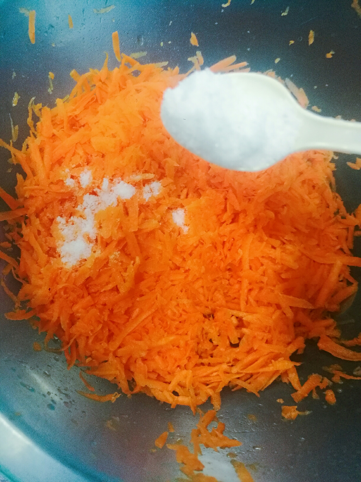 紅蘿蔔圓白菜素菜包子（一次性發酵，附視訊）的做法 步骤6