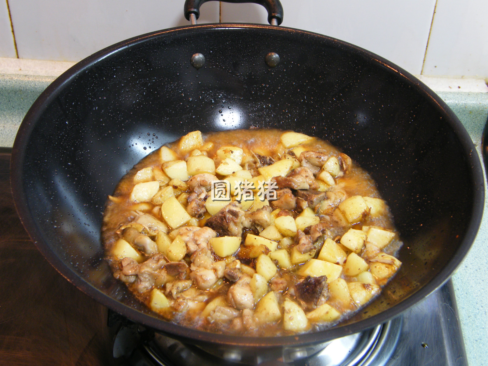 土豆燜雞塊的做法 步骤7