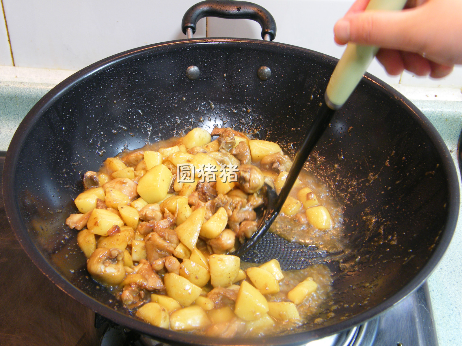 土豆燜雞塊的做法 步骤8