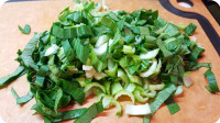 綠在家中│簡易青菜煨面的做法 步骤1