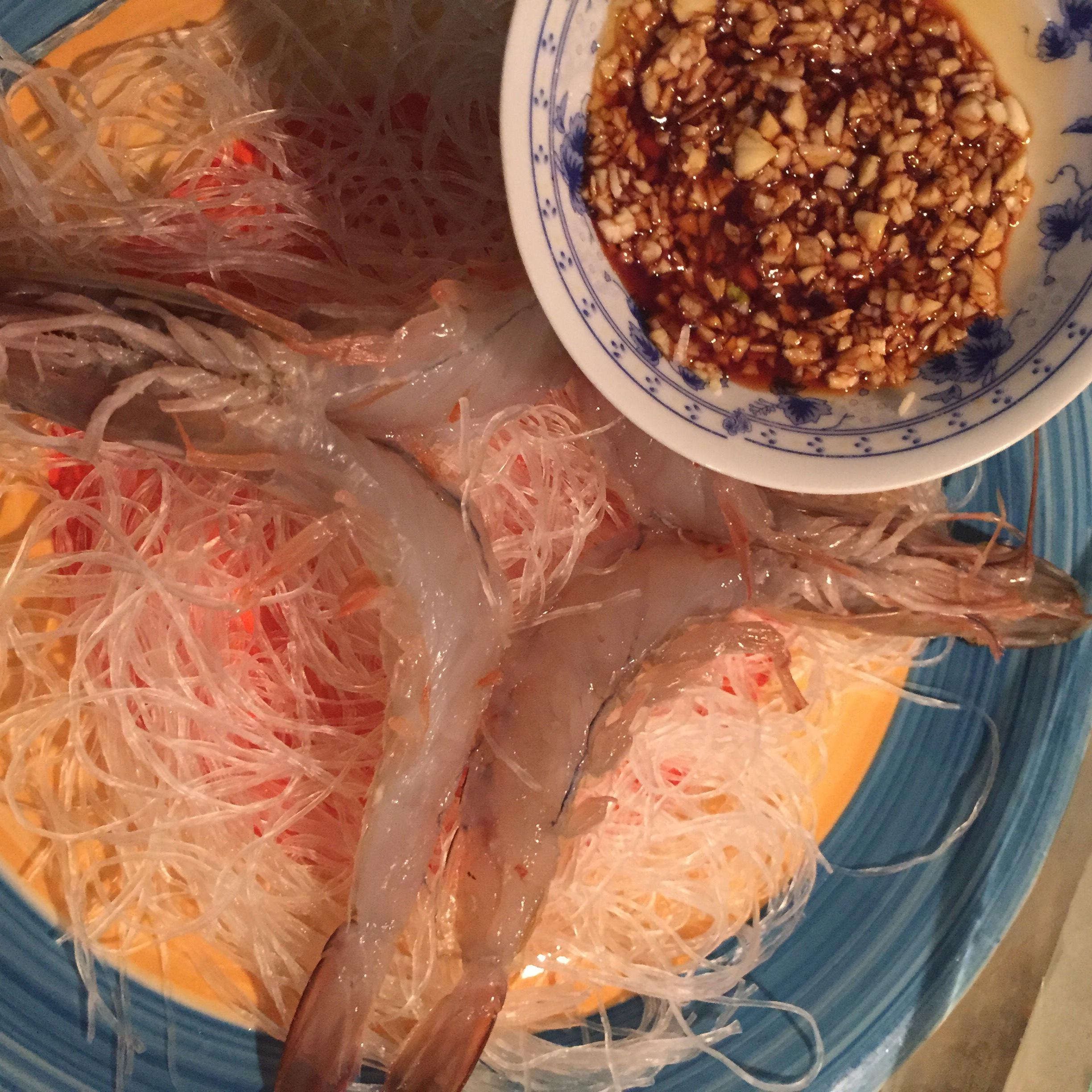 蒜蓉粉絲對蝦的做法 步骤2