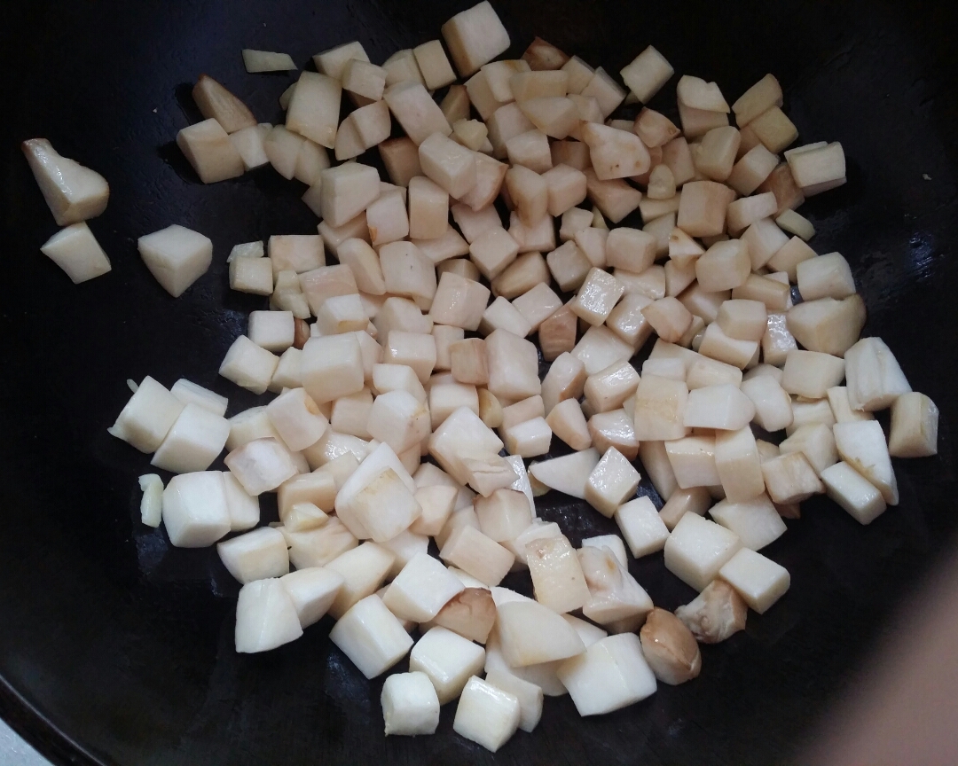 家常菜~杏鮑菇燒牛肉粒的做法 步骤7