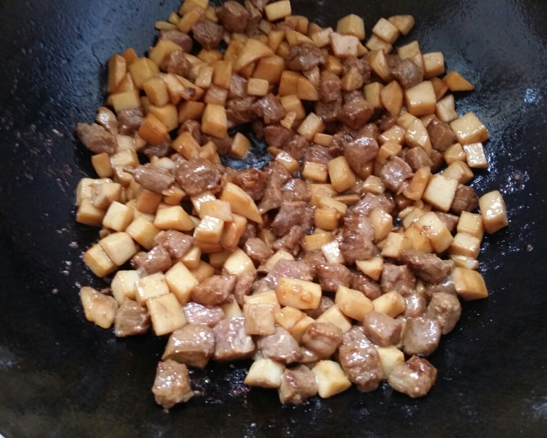 家常菜~杏鮑菇燒牛肉粒的做法 步骤10