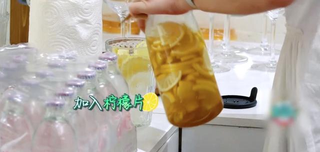 【飲料の日誌】☞中餐廳趙薇檸檬水是怎麼做的？ 同款檸檬水做法的做法 步骤1
