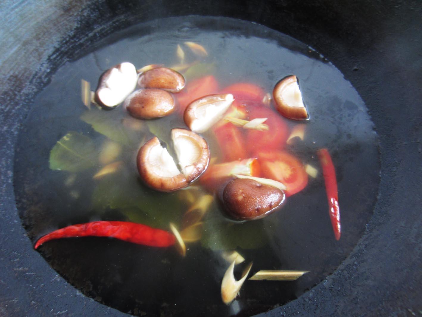 宴客倍兒有面子的大菜——東陰功湯的做法 步骤3