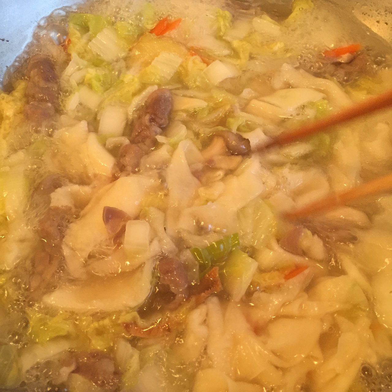 餵飽小怪物速成班－暖胃暖身的羊肉湯麪片兒的做法 步骤13