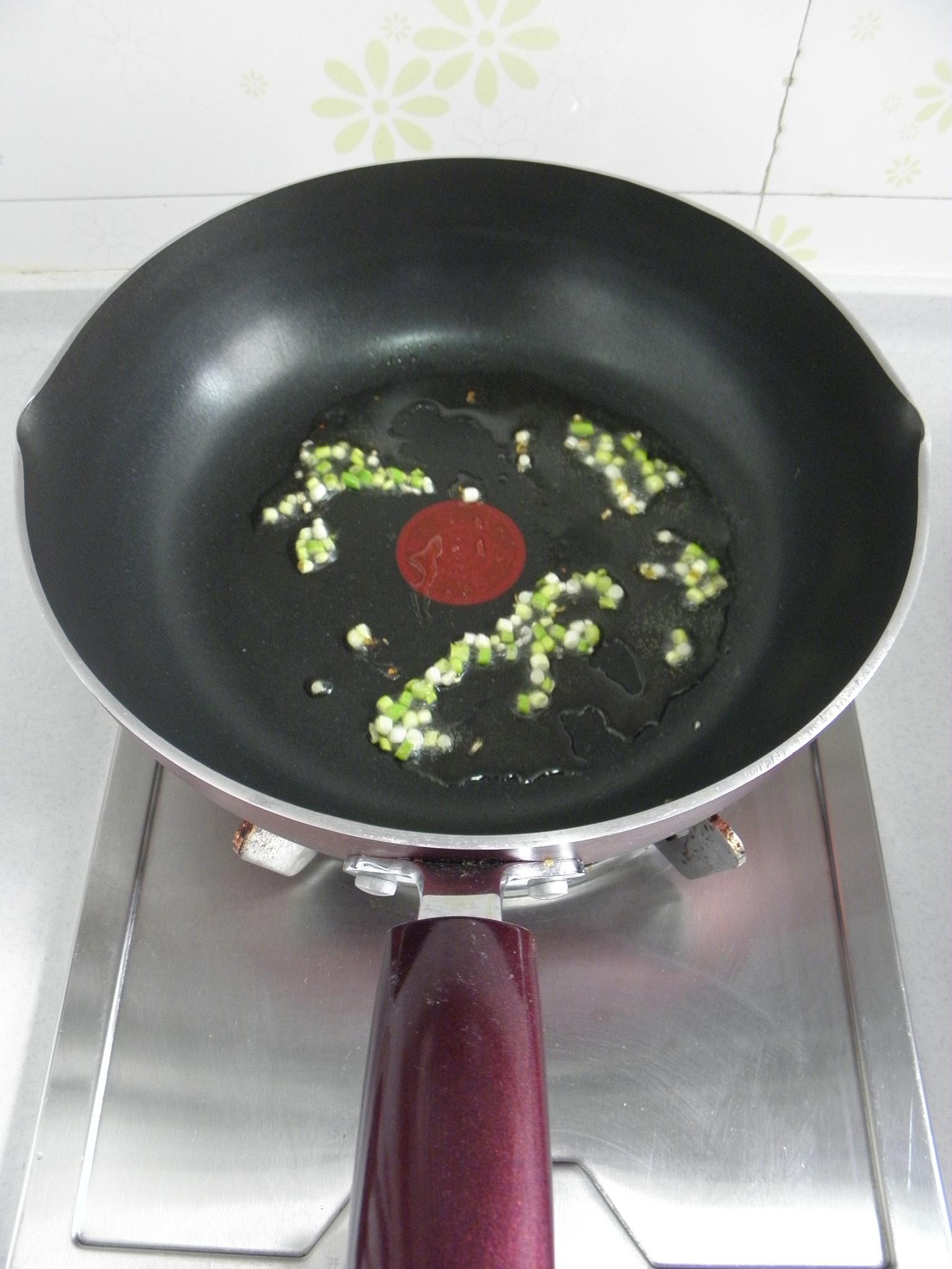 醬油炒麪的做法 步骤3
