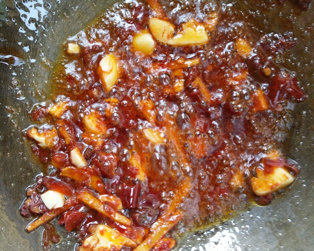 豆瓣醬炒皮皮蝦的做法 步骤2