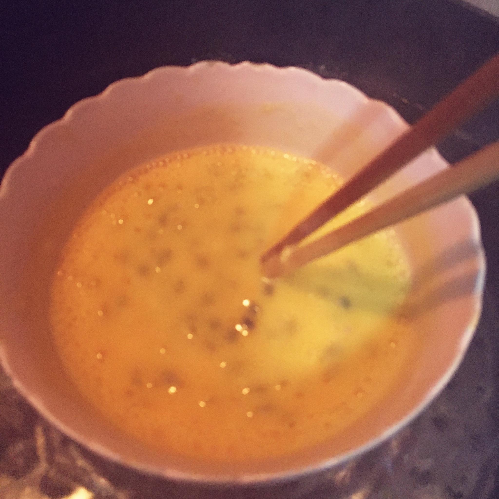 百香果蛋黃醬的做法 步骤2