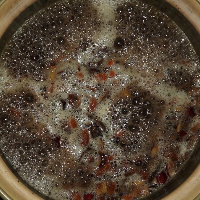 黑米紅棗桂圓粥的做法 步骤3