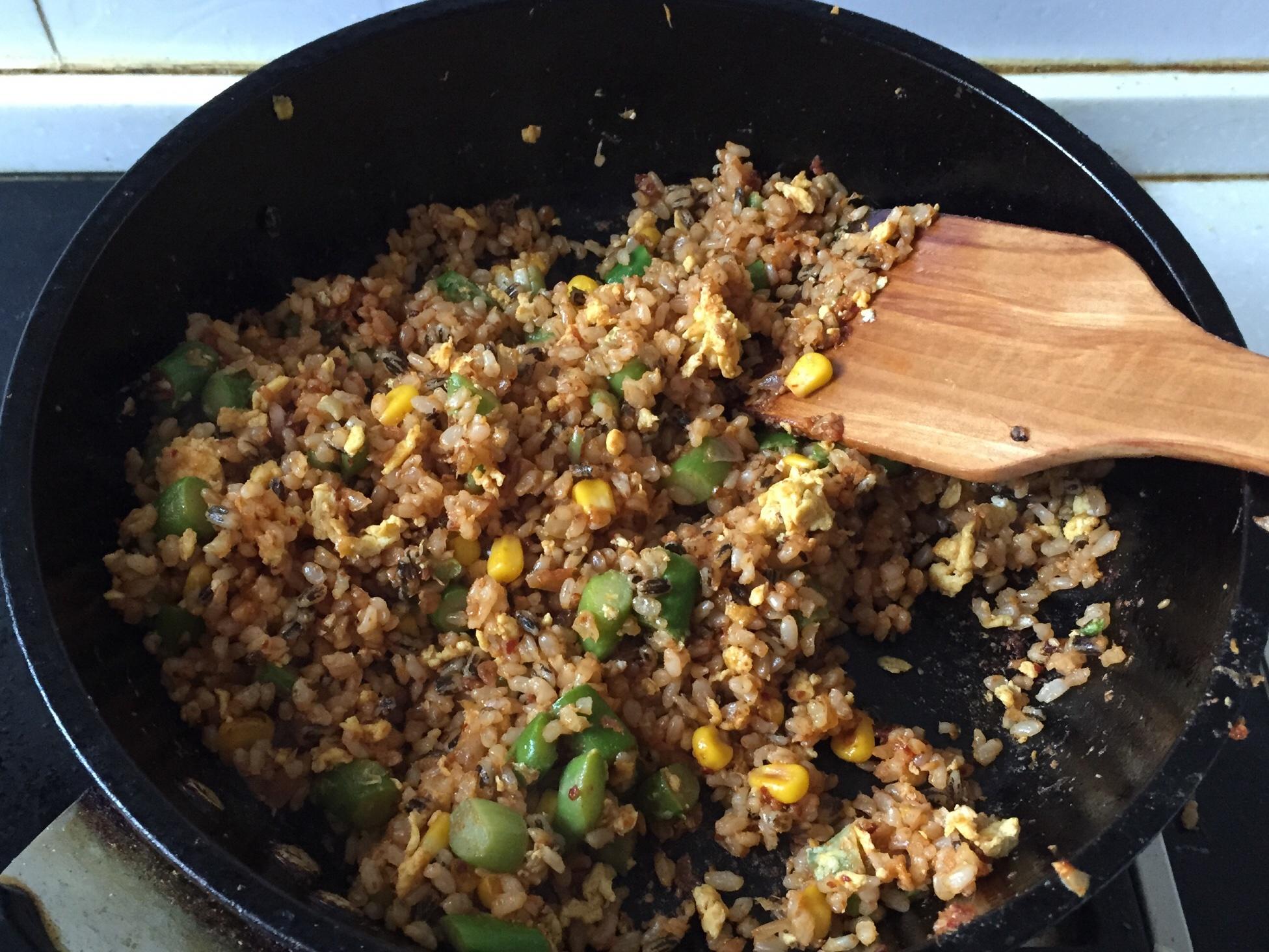 蘆筍糙米蛋炒飯的做法 步骤6