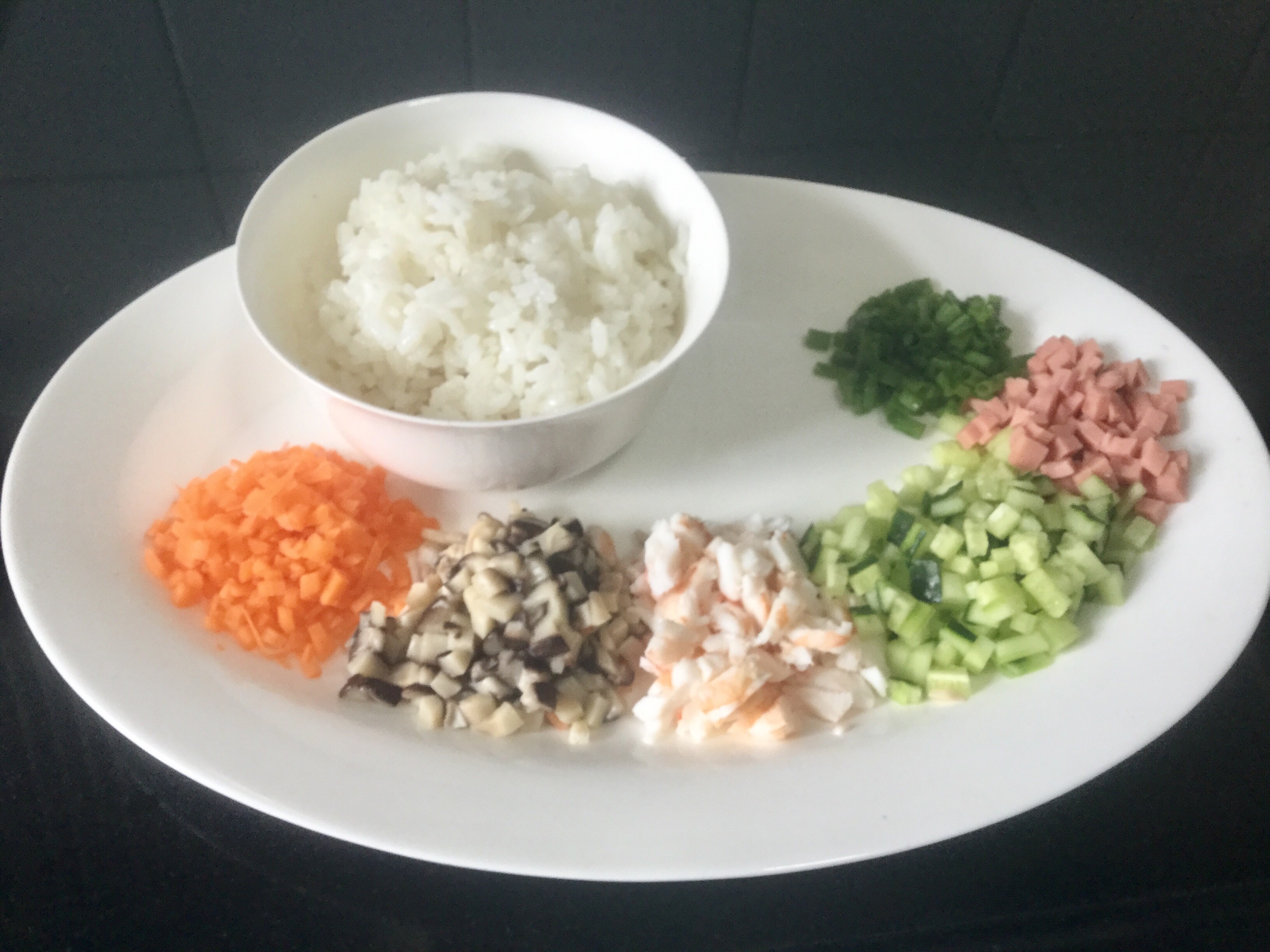 炒米飯（兒童版）的做法 步骤1