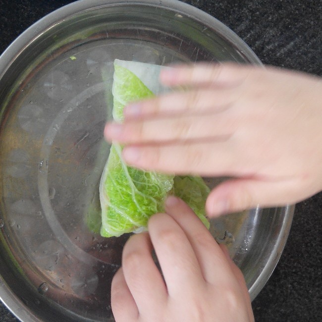 香菇肉末白菜卷(八歲兒童版)的做法 步骤8