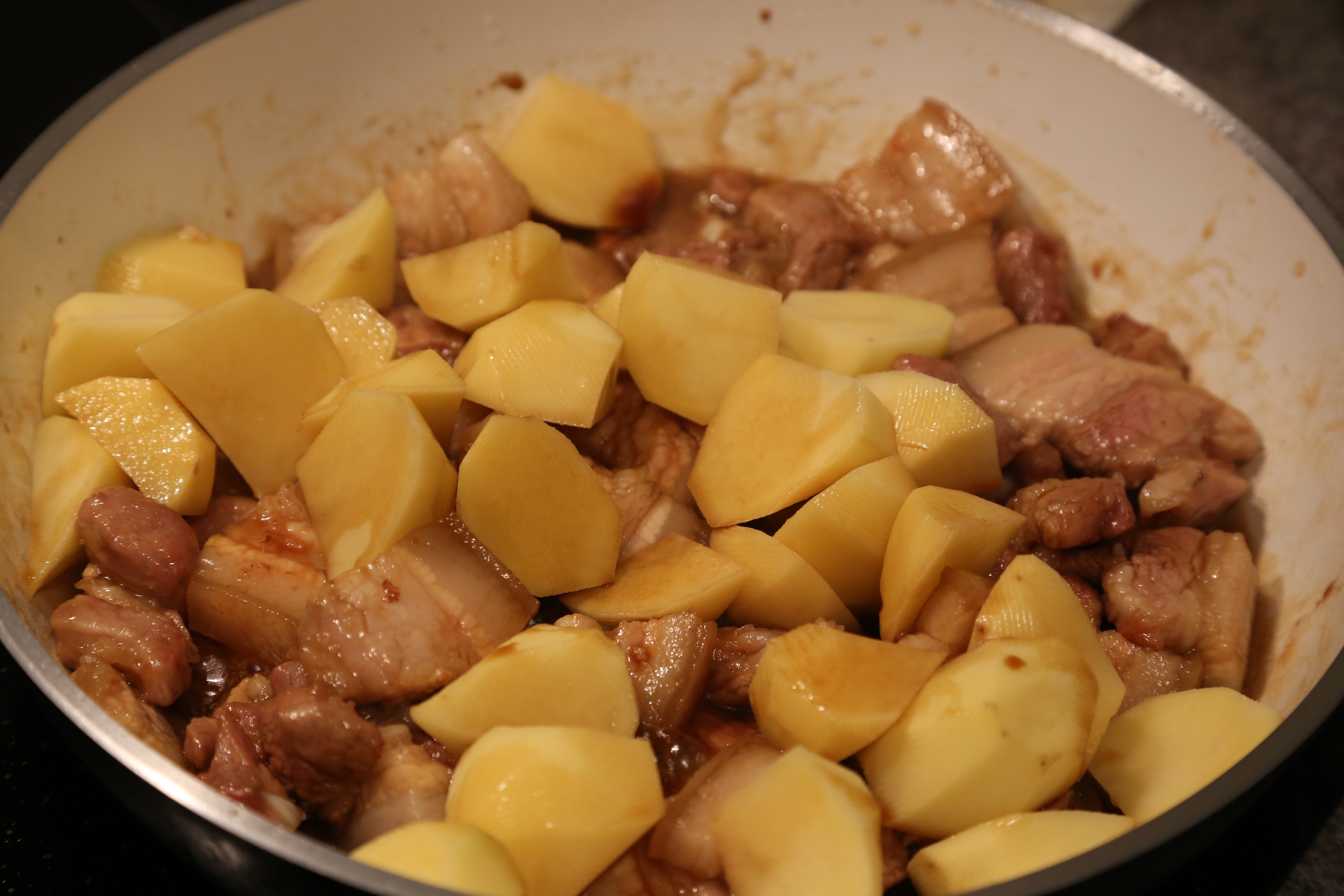 土豆紅燒肉燉白菜的做法 步骤5