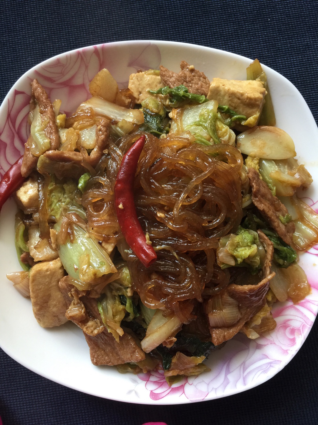 白菜燉豆腐豬肉粉條的做法 步骤6