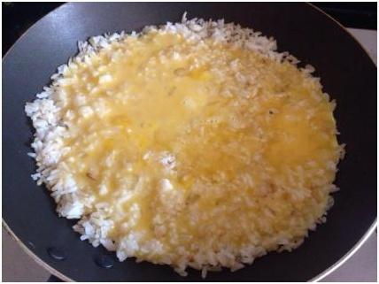 低卡快手糙米蛋餅的做法 步骤4