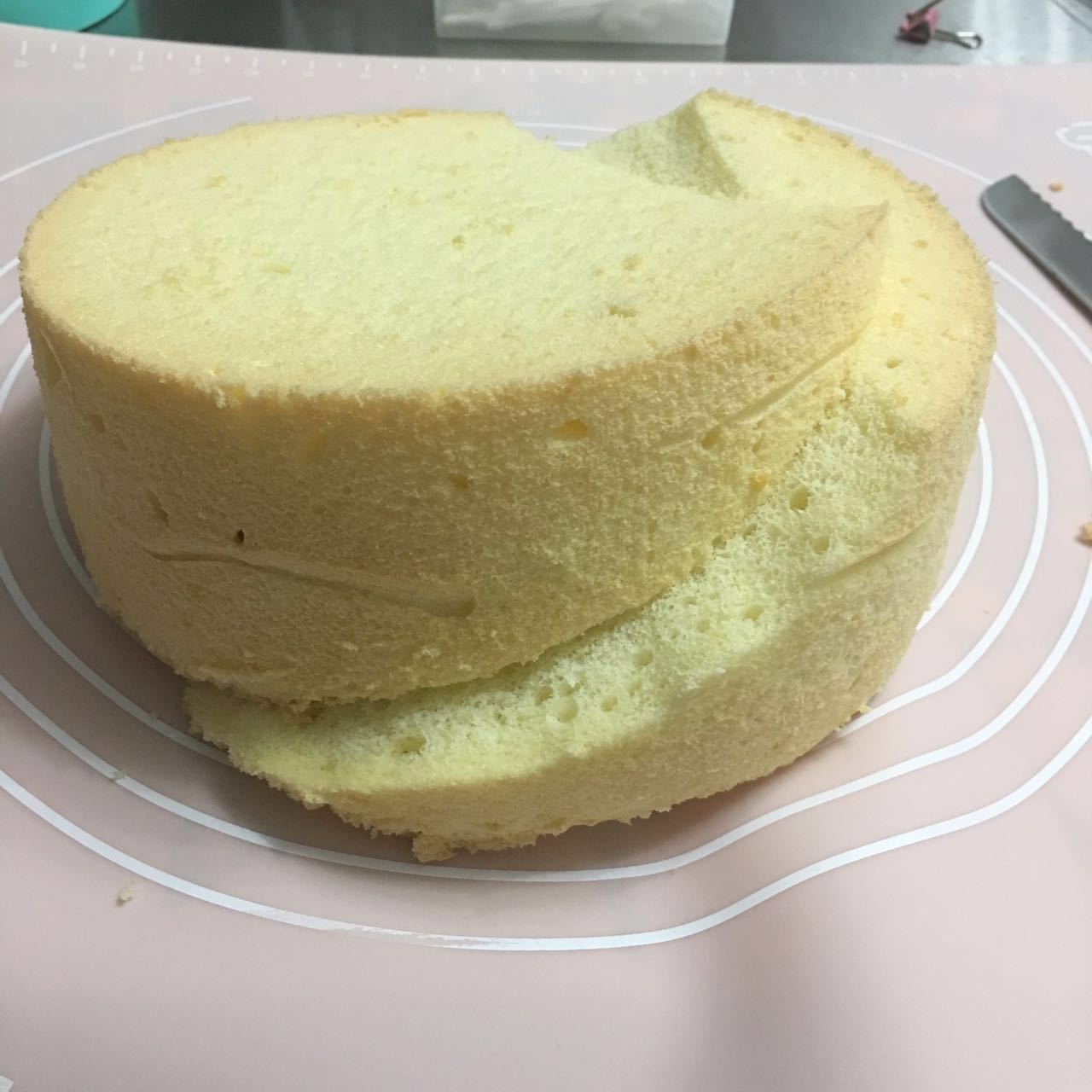 奶油霜浮雕手繪蛋糕的做法 步骤3