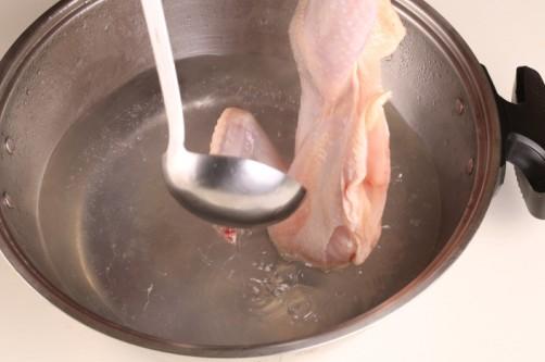林志鵬自動烹飪鍋烹製豬蹄燜雞-捷賽私房菜的做法 步骤2
