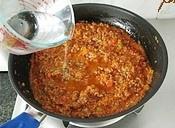 義大利茄汁肉醬面的做法 步骤6