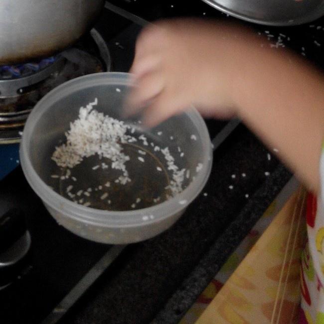 十來分鐘快手綿滑粥(七歲兒童版超簡單)的做法 步骤1