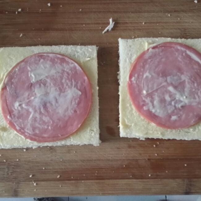 油煎熱三明治的做法 步骤4