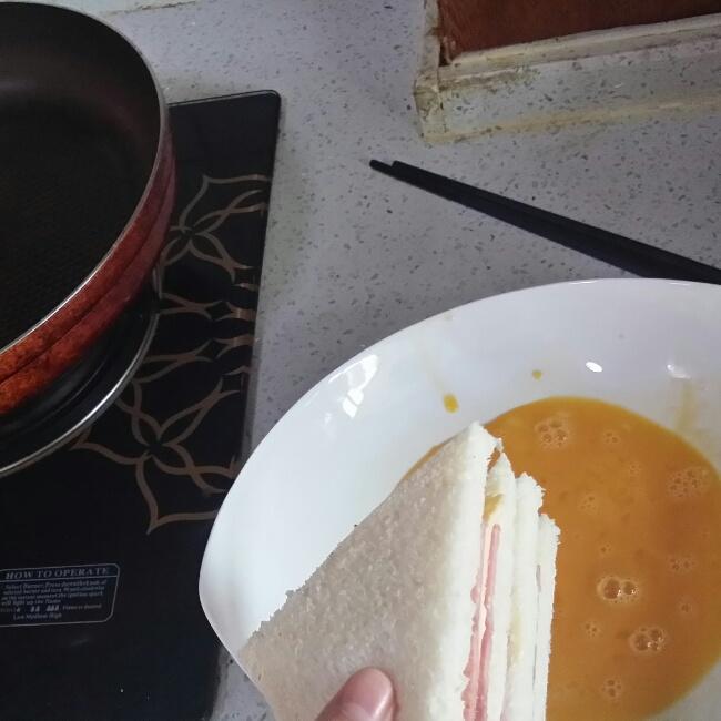 油煎熱三明治的做法 步骤7