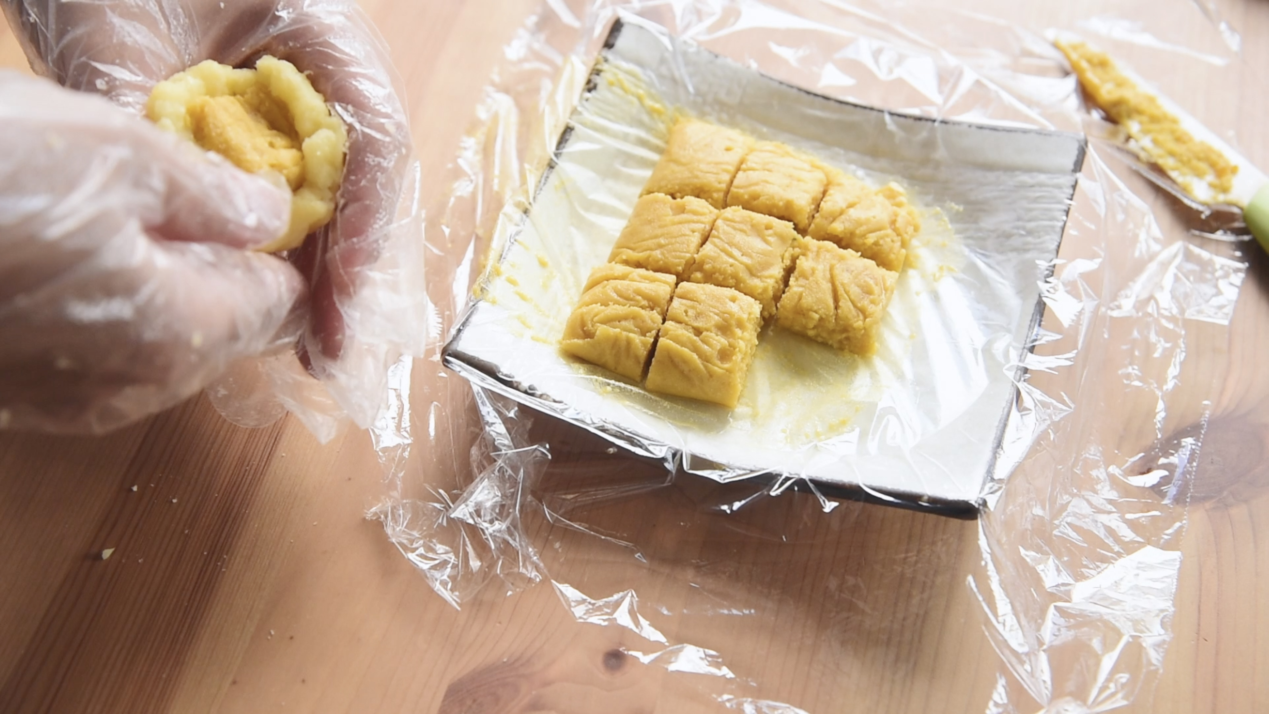 史上最簡單包法的冰皮奶黃流心月餅（百分百成功）的做法 步骤11