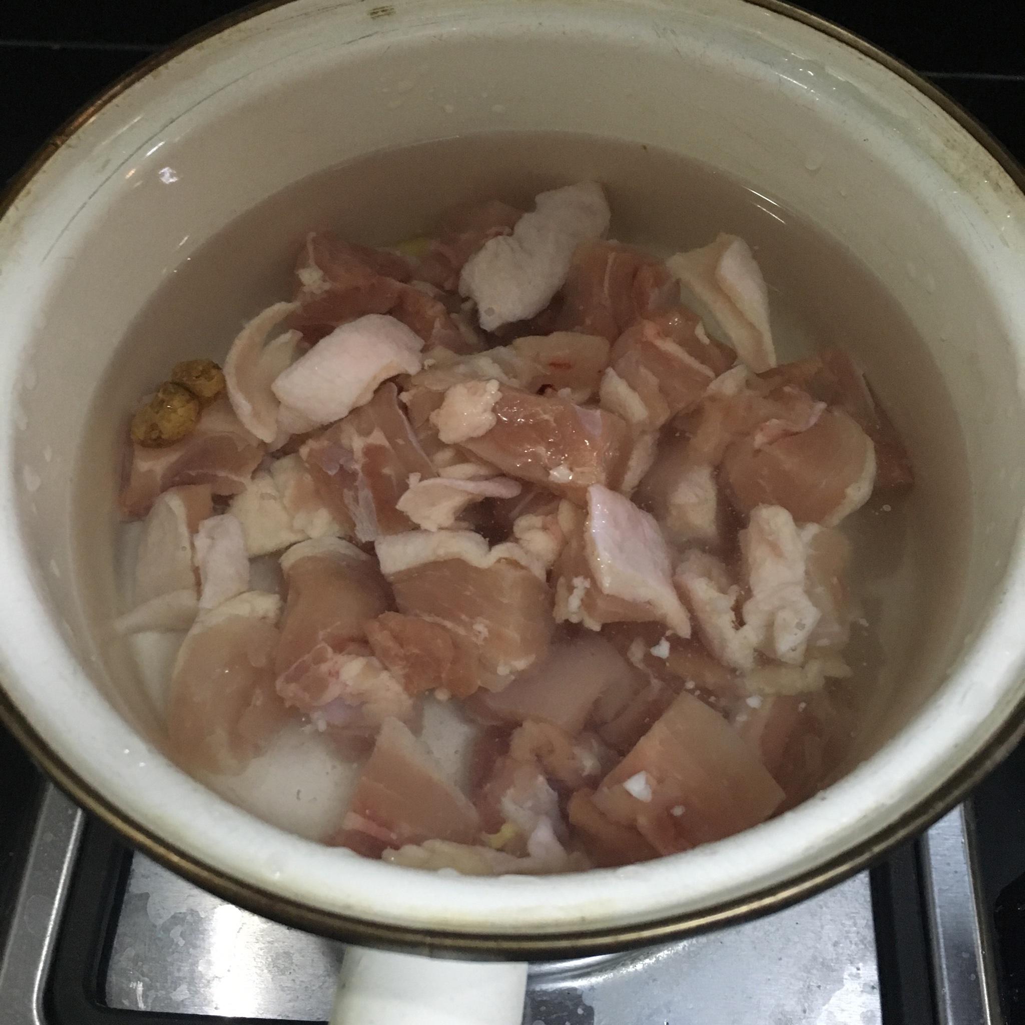 【兔兒蕾的新年菜】大吉大利—板栗燒雞的做法 步骤2