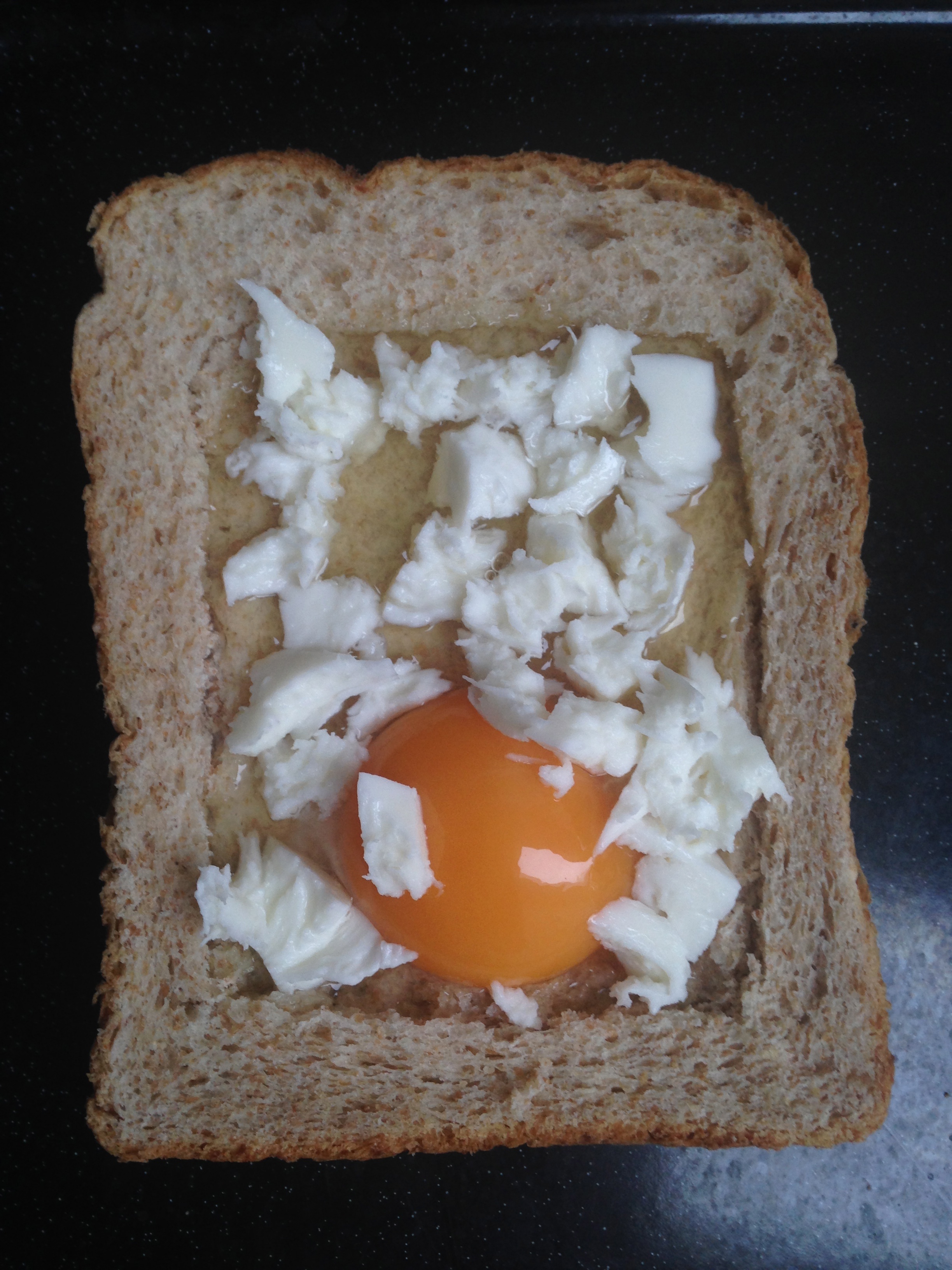 快手早餐 -- 吐司太陽蛋的做法 步骤3
