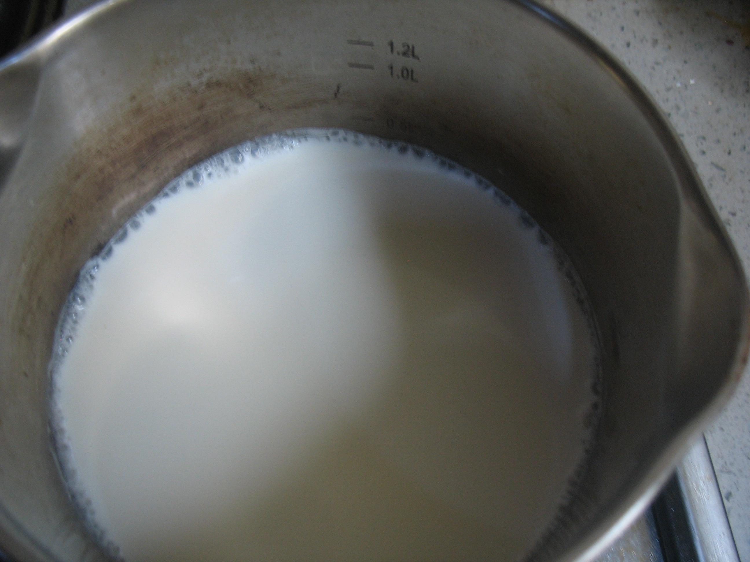 低脂純牛奶冰淇淋（脂肪含量為10.8%）的做法 步骤1