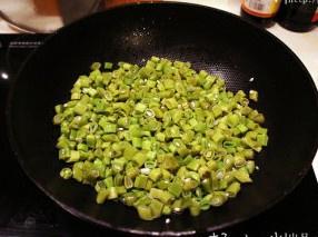 欖菜四季豆的做法 步骤2