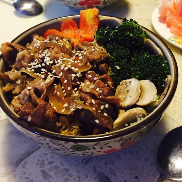 日式野菜牛肉飯（超越吉野家）的做法 步骤5