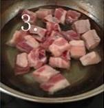 南乳蓮藕煮排骨的做法 步骤3