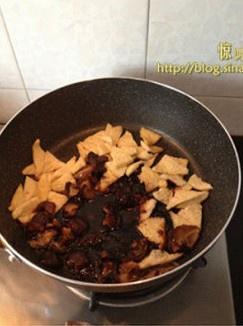 香菇燒凍豆腐的做法 步骤4
