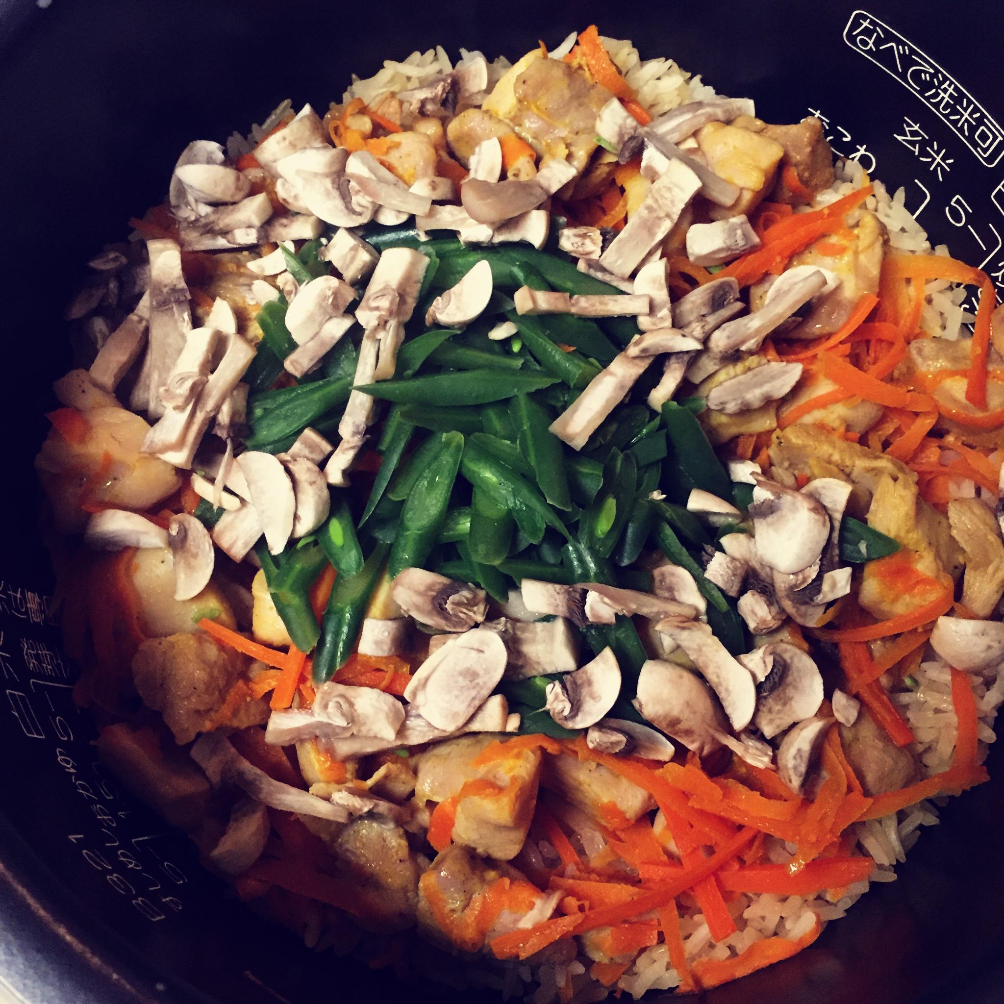 鮮蔬雞肉燜飯(電飯煲版)的做法 步骤6