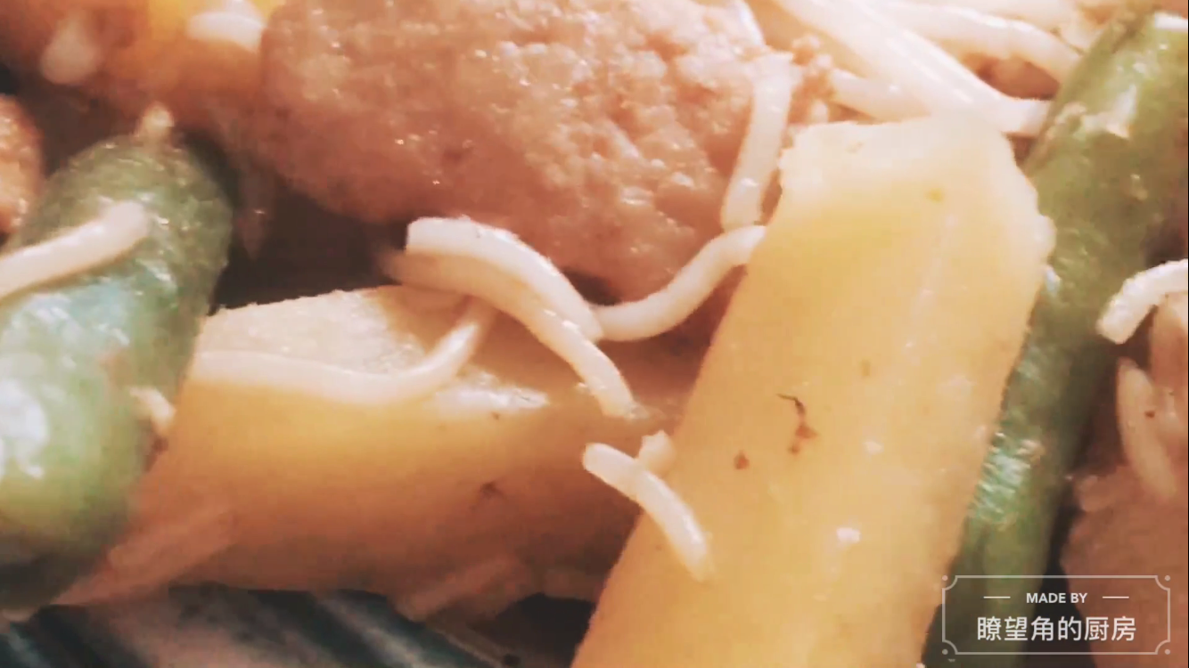 刀豆土豆燜米粉【視訊】「瞭望角的廚房」的做法 步骤9