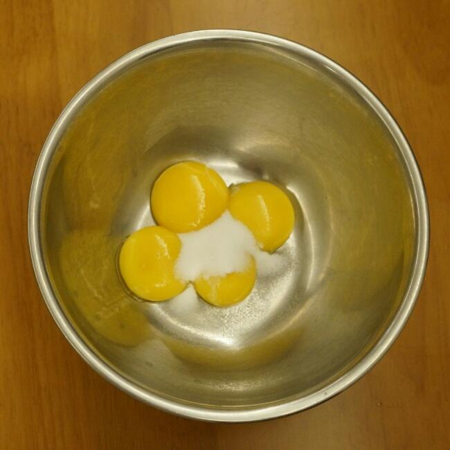 檸檬罌粟籽蛋糕卷的做法 步骤2