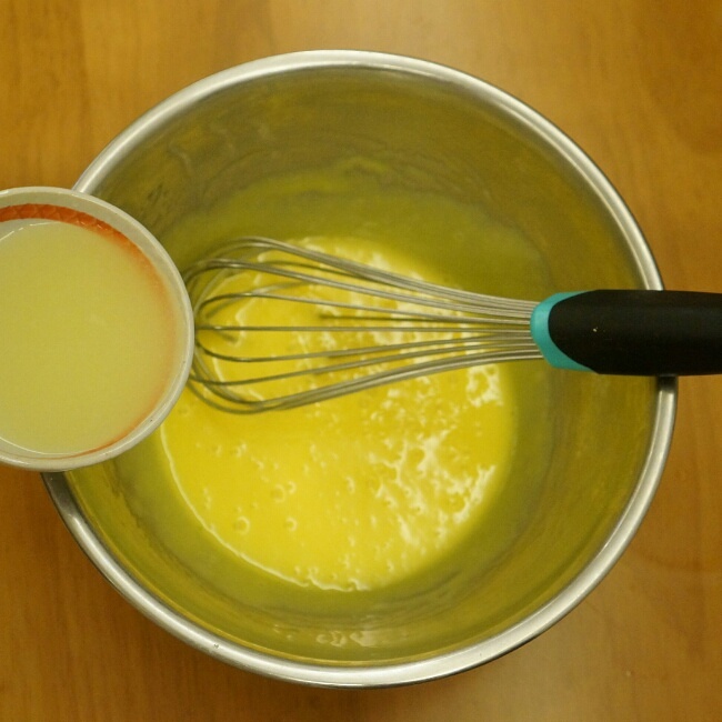 檸檬罌粟籽蛋糕卷的做法 步骤4