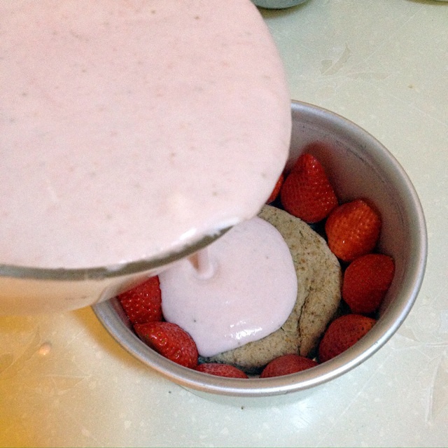 草莓慕斯蛋糕的做法 步骤9