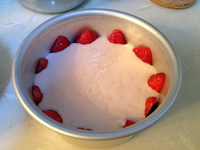 草莓慕斯蛋糕的做法 步骤10