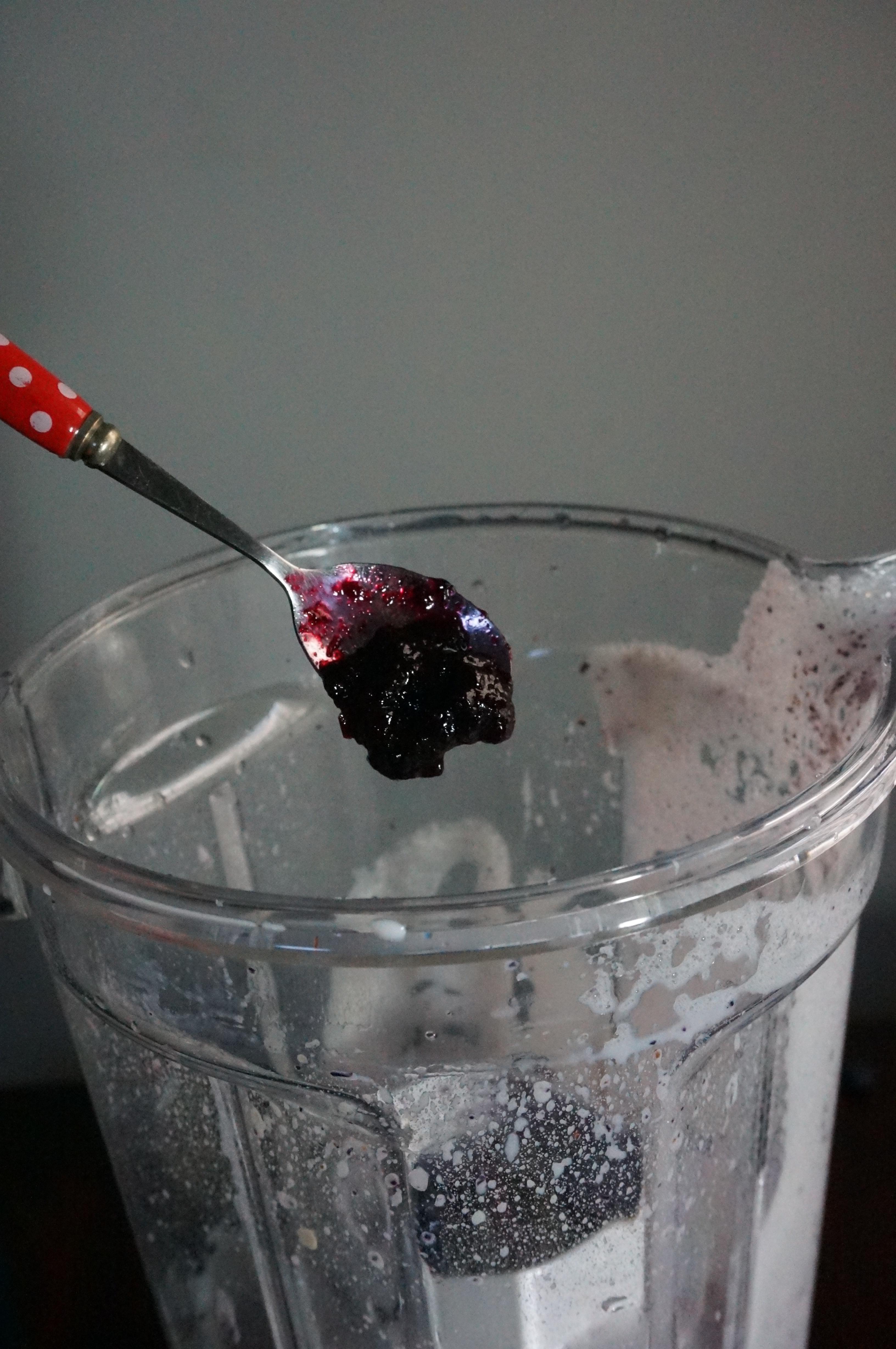 藍莓奶昔的做法 步骤7
