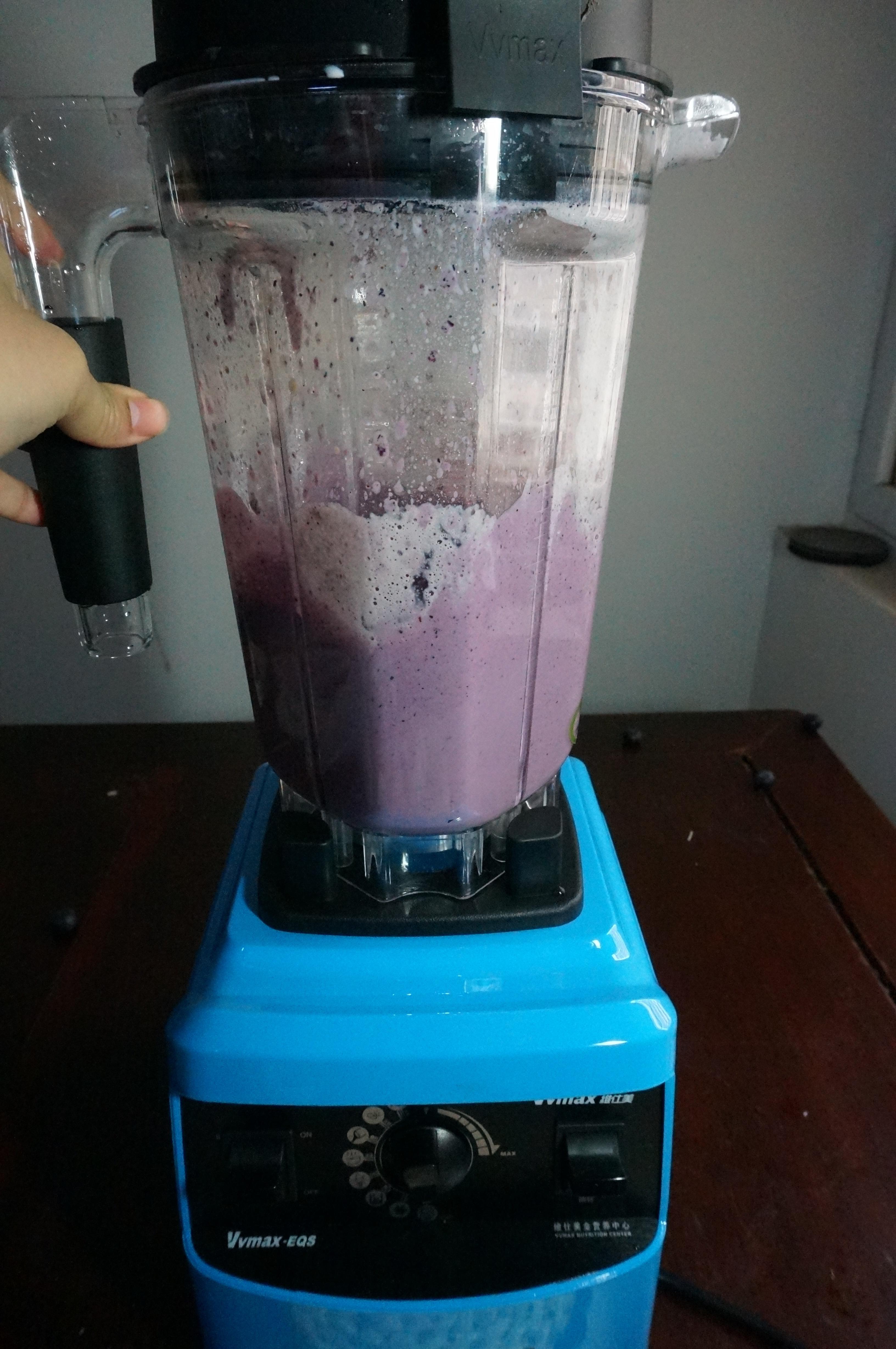 藍莓奶昔的做法 步骤9