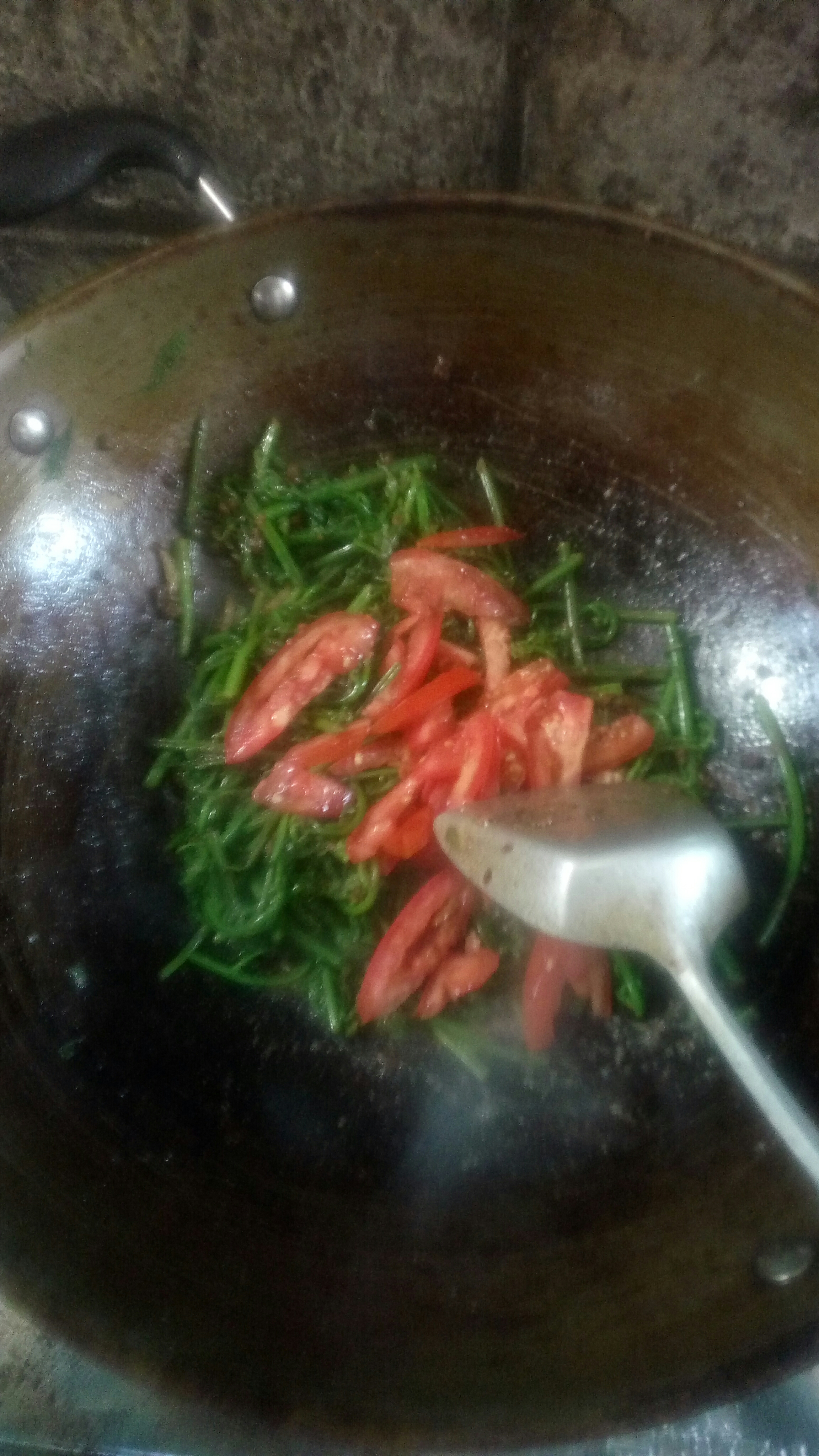 蕨菜炒豆豉的做法 步骤5