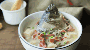 竹蓀火腿魚頭湯的做法 步骤6