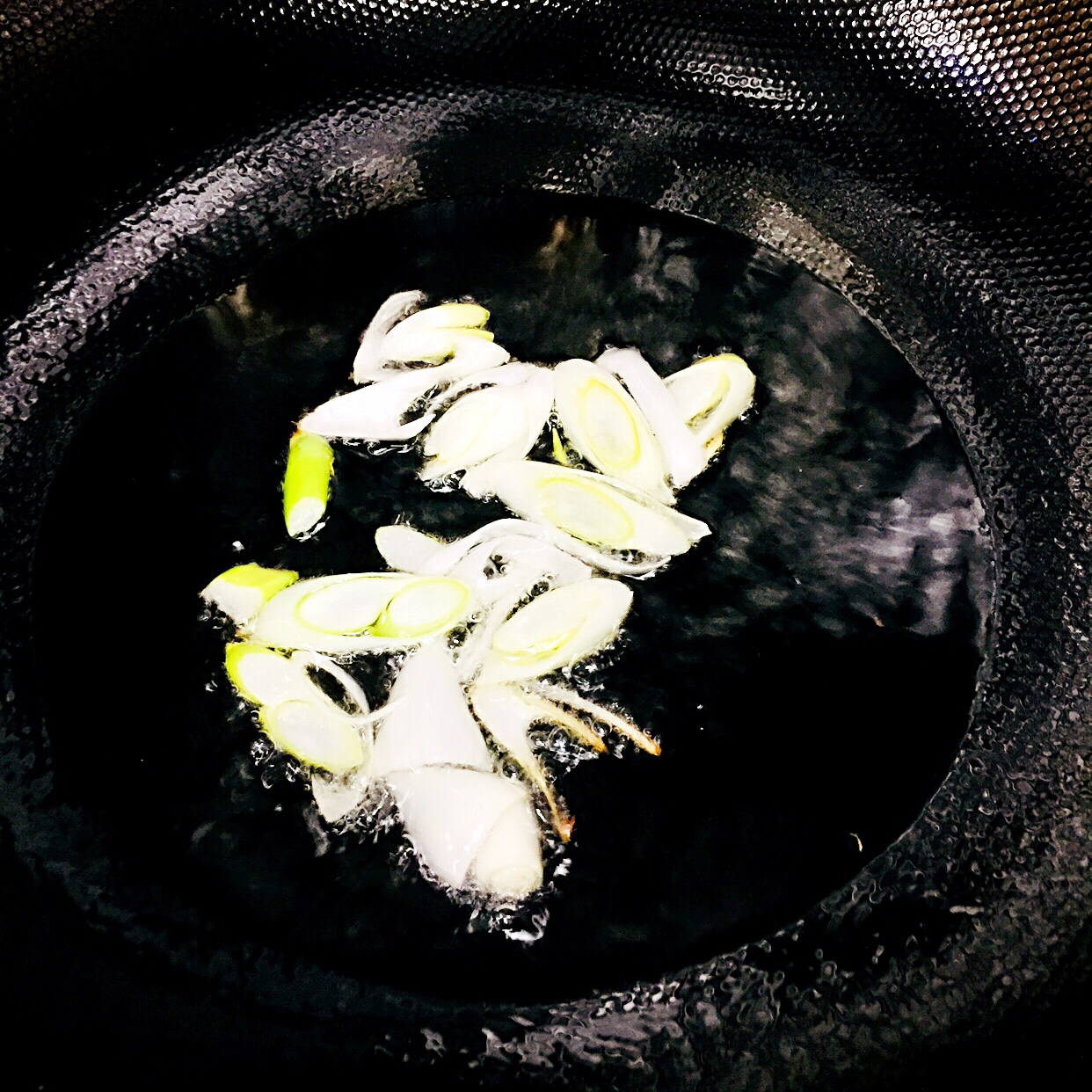 芋頭花菇臘腸燜飯的做法 步骤3