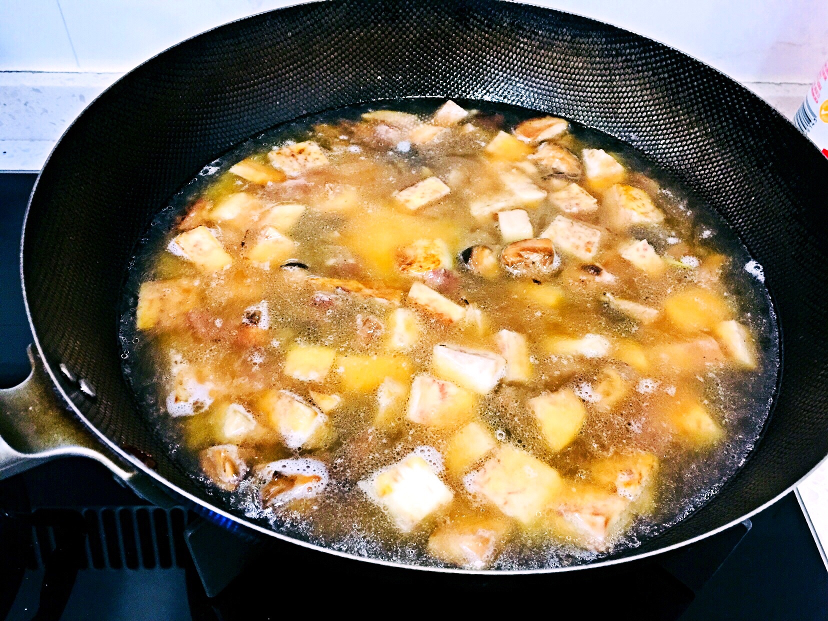 芋頭花菇臘腸燜飯的做法 步骤9