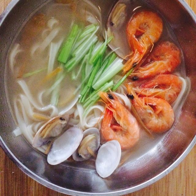 海鮮湯麪的做法 步骤7