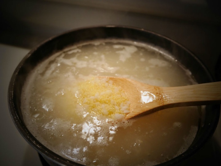 清淡養生枸杞小米粥的做法 步骤3