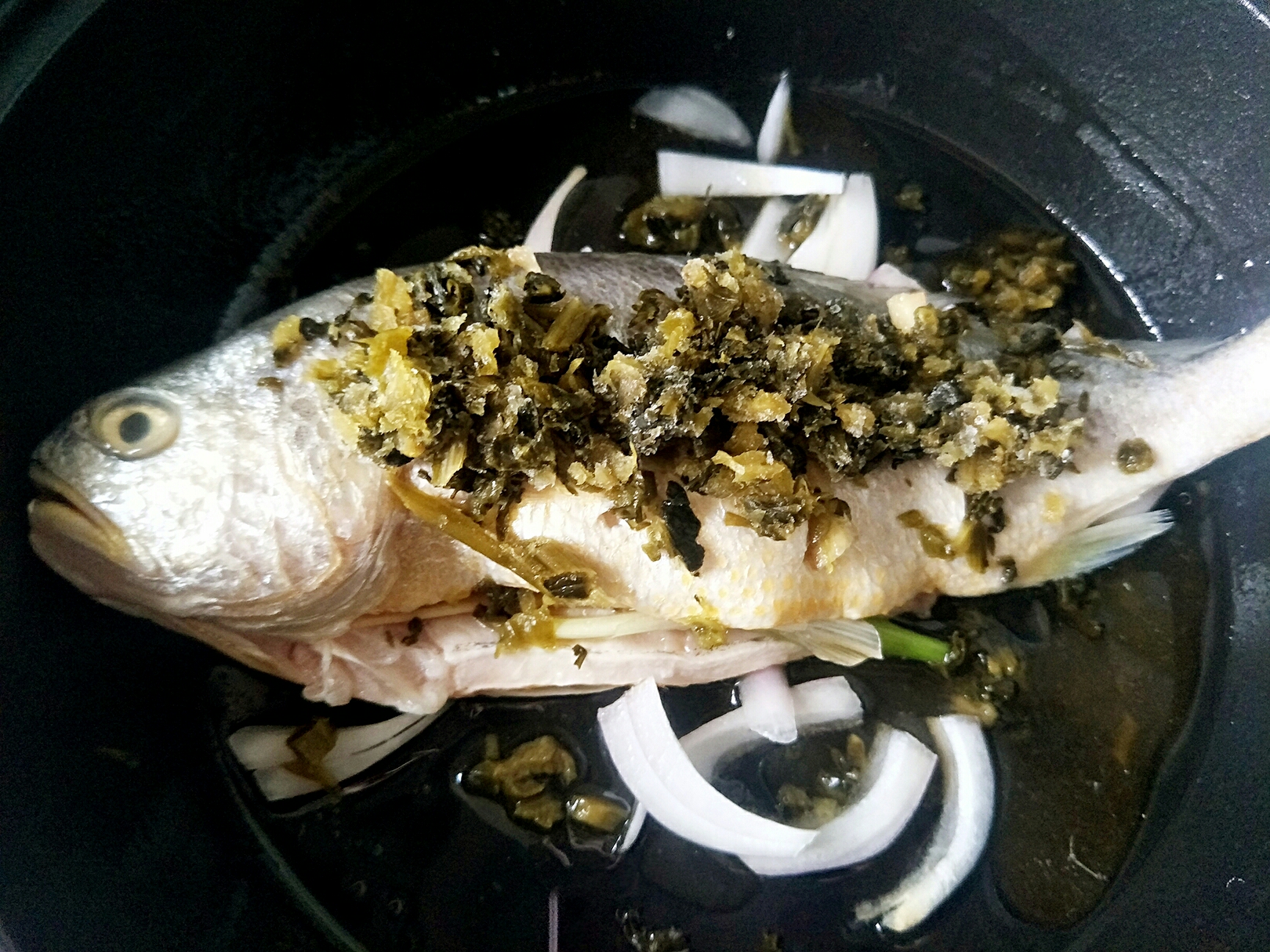 雪菜黃魚（塔吉鍋）的做法 步骤3