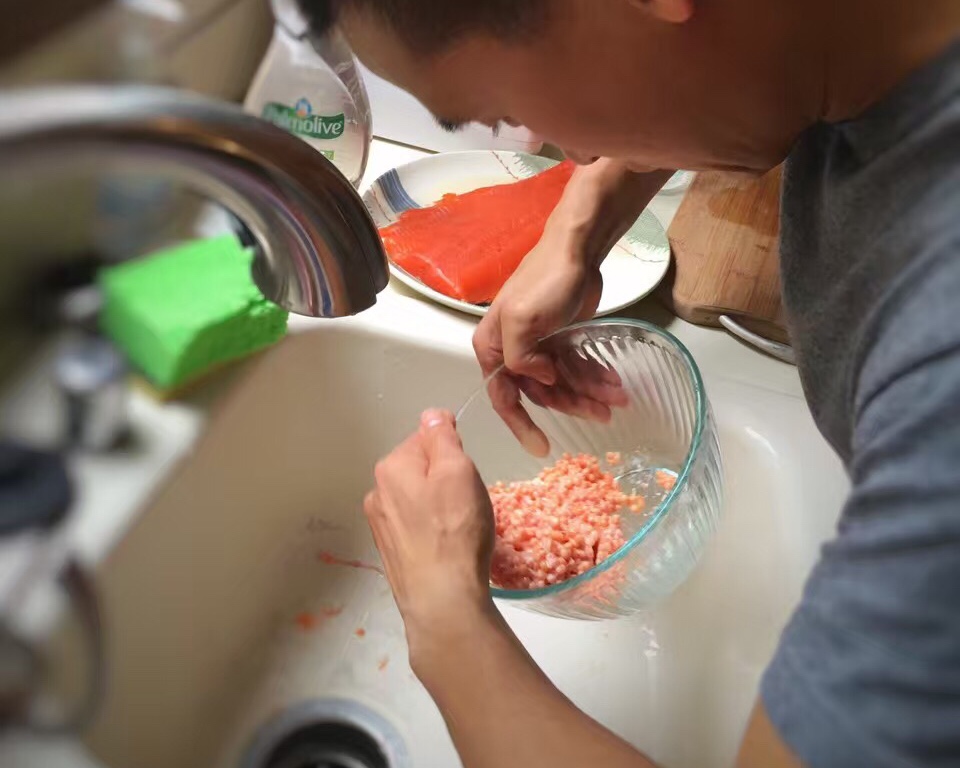 三文魚籽蓋飯的做法 步骤1